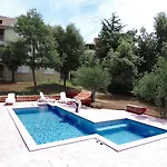 Elizabeta Hotel